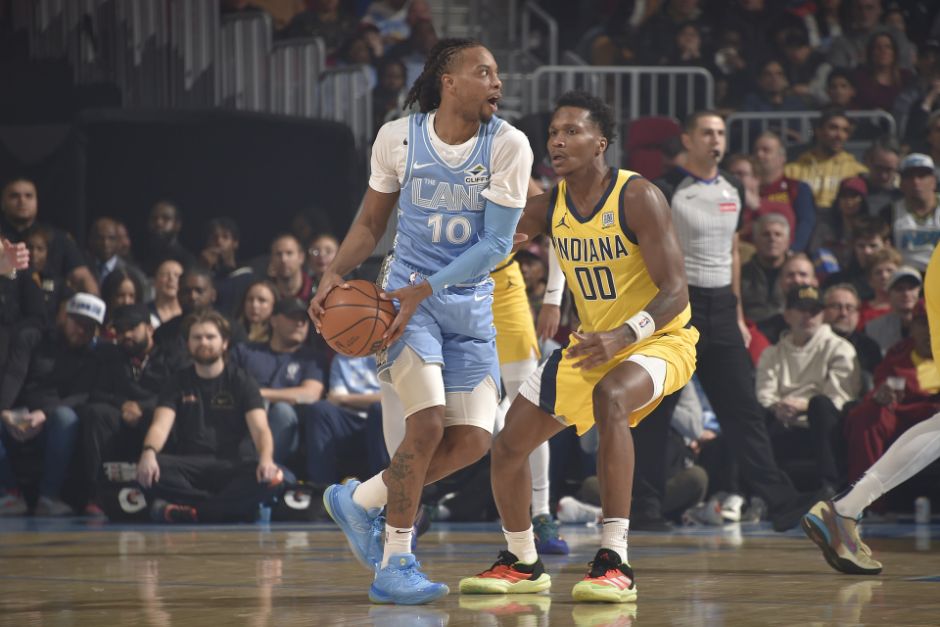 爱游戏体育-关于冲刺阶段突围战来临,印第安纳步行者围绕NBA常规赛篮板制胜,引发热议,团队化学反应显著的信息