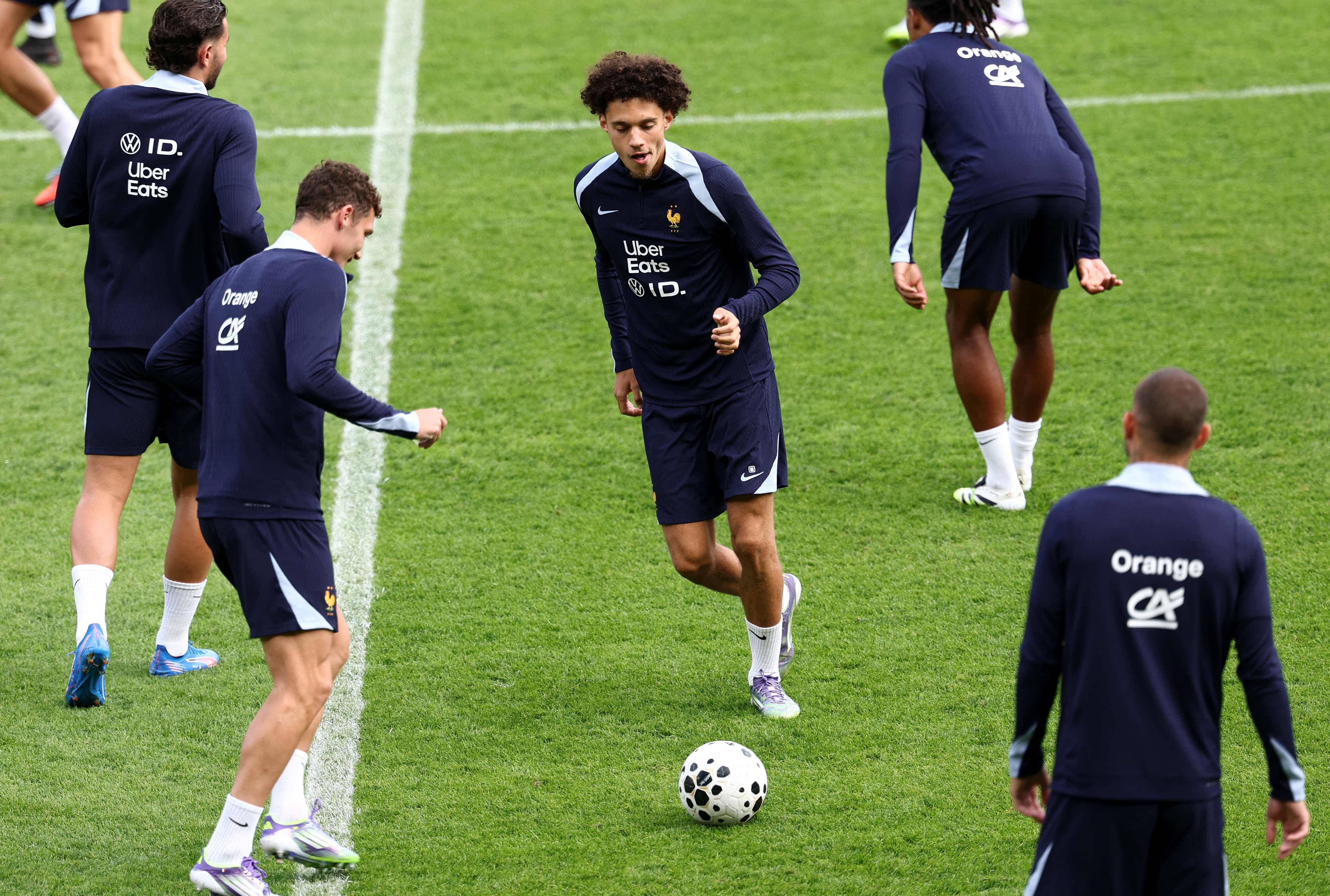 爱游戏体育-关于Faker回归赛场，比分优势明显首场状态亮眼，法国队观众沸腾！的信息