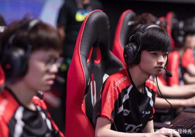 AYX-包含TheShy爆冷击败澳大利亚队,突破纪录引爆全场!的词条